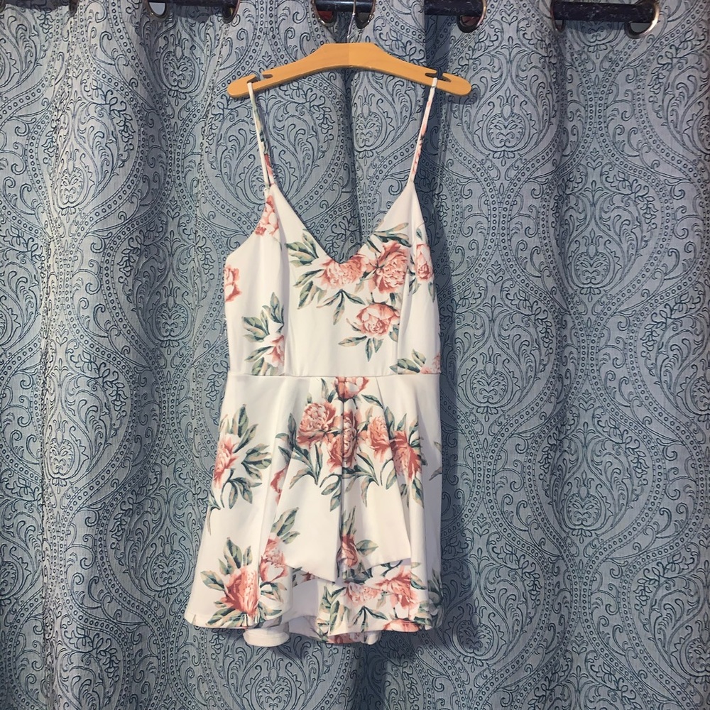 Flower detailing romper